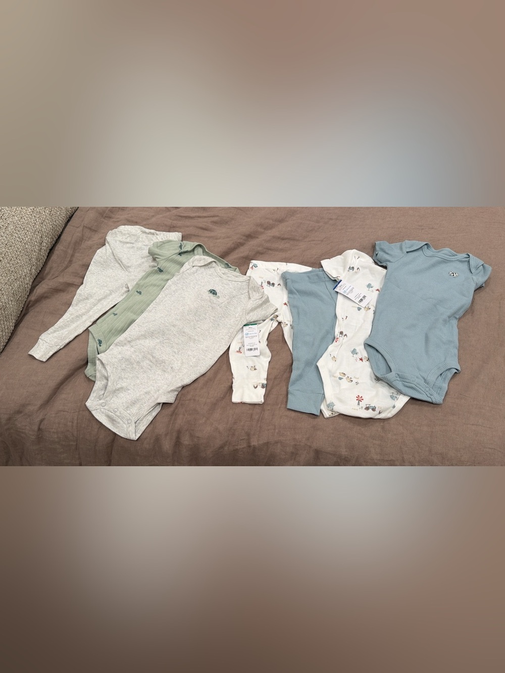 Carter’s Lot 12-18 months
